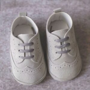 Graue Halbschuhe zum Schnüren