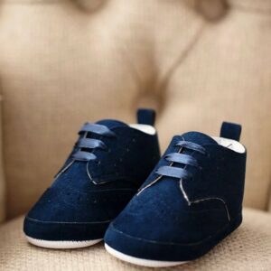 Blaue Halbschuhe zum Schnüren