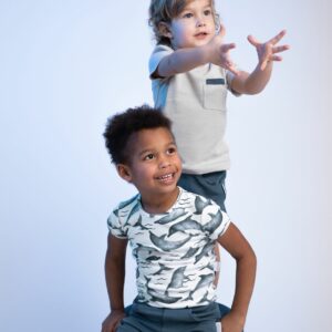 Beiges T-Shirt mit Brusttasche